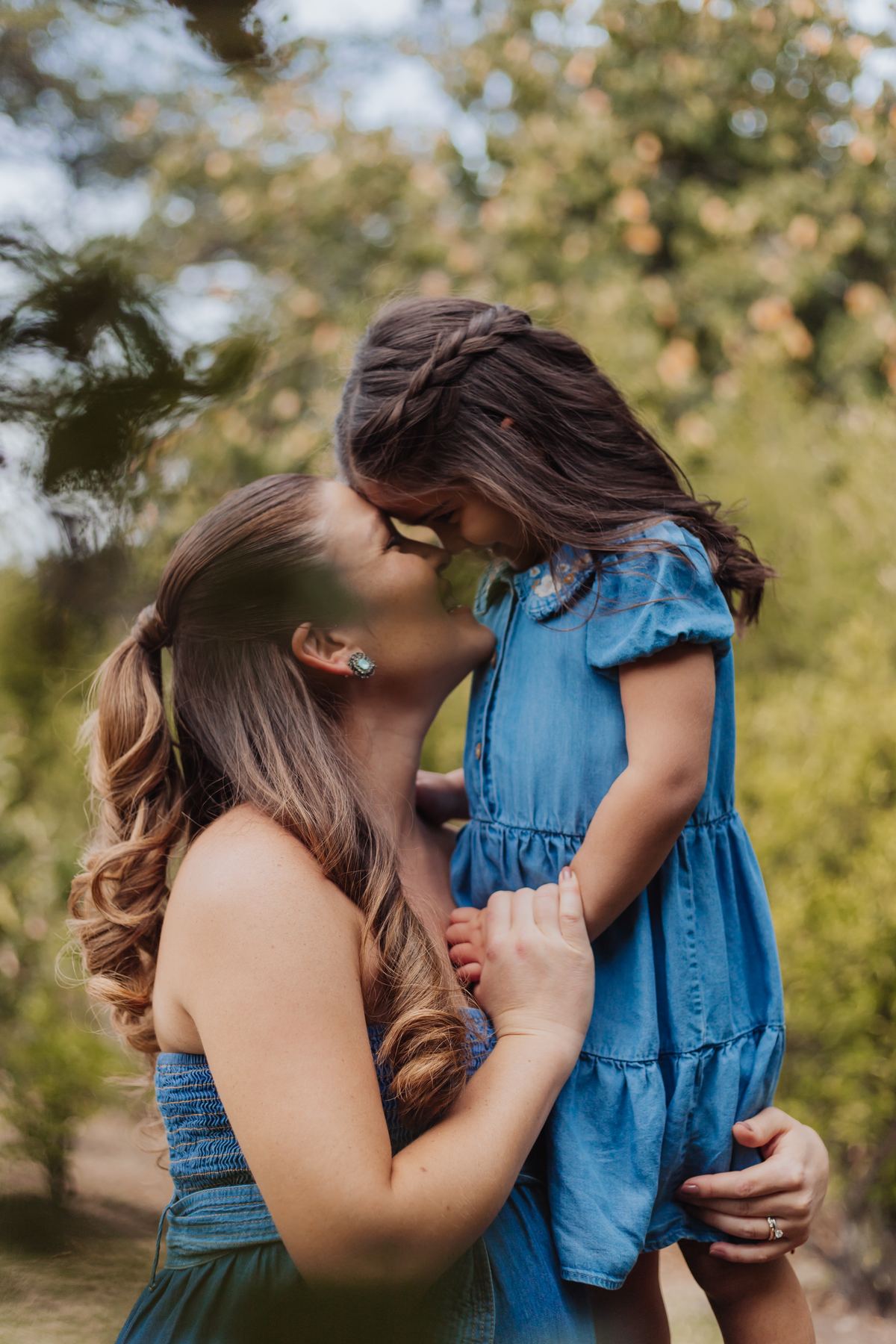 Momento cercano entre madre e hija